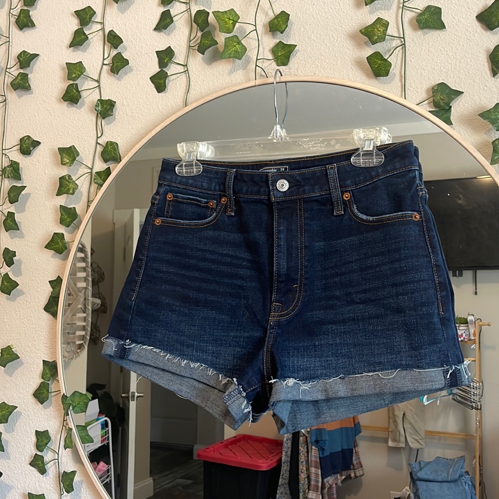 New without tags size 8 Abercrombie and Fitch shorts
